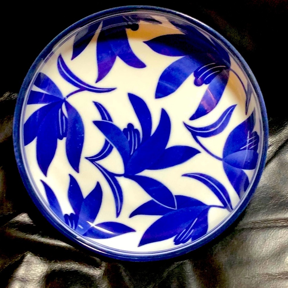 Vintage Japanese porcelain Blue Floral serving dish, excellent condition